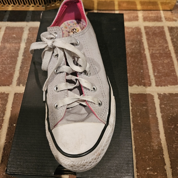 Kids Chuck Taylor's (Converse) - Picture 7 of 12